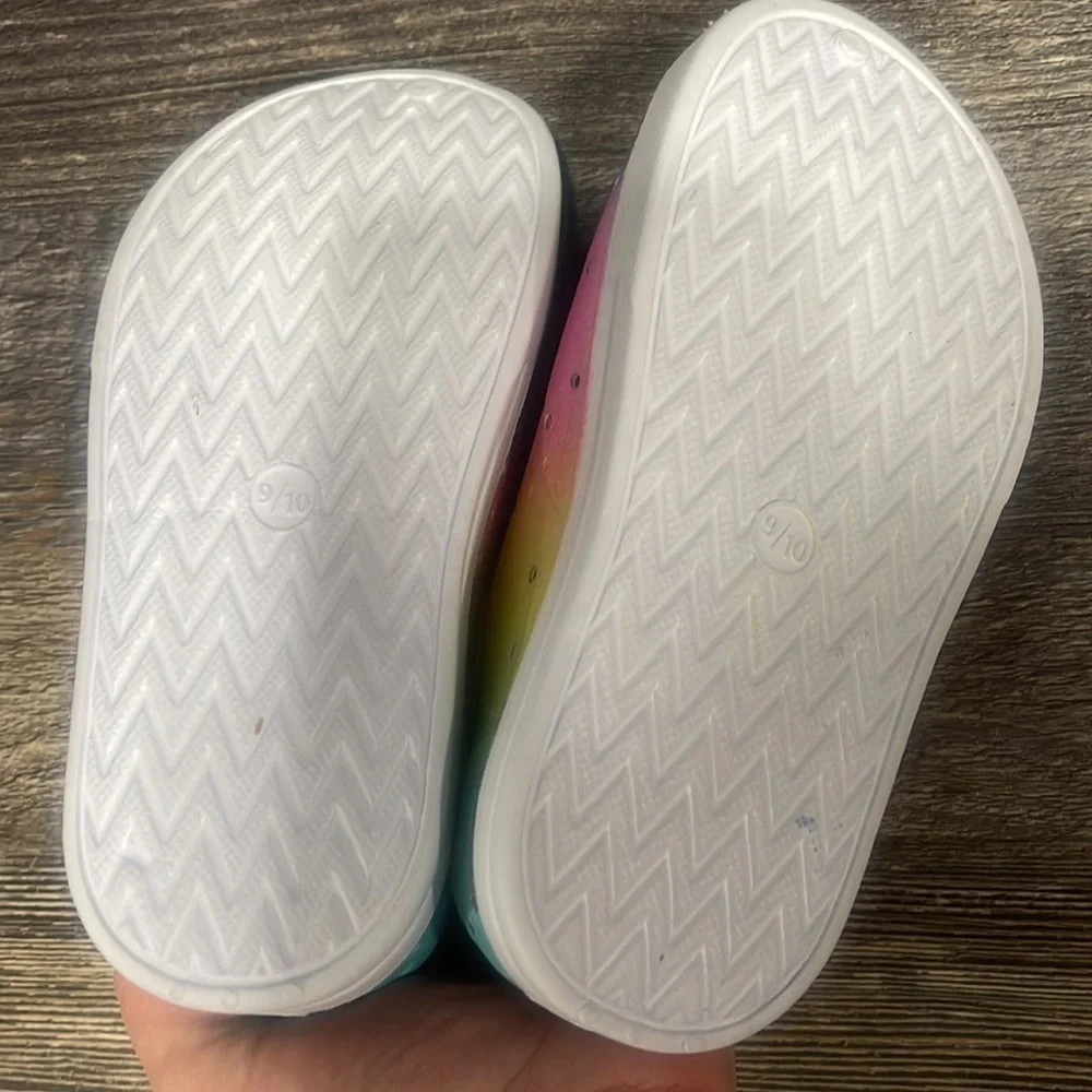 N/A kid’s shoes